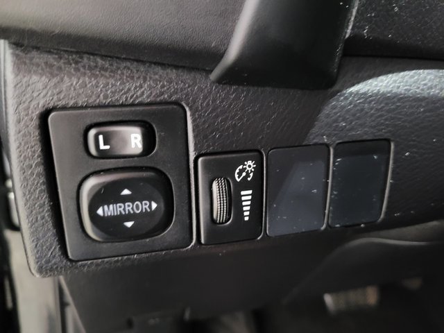 Used 2017 Toyota Corolla LE image 36