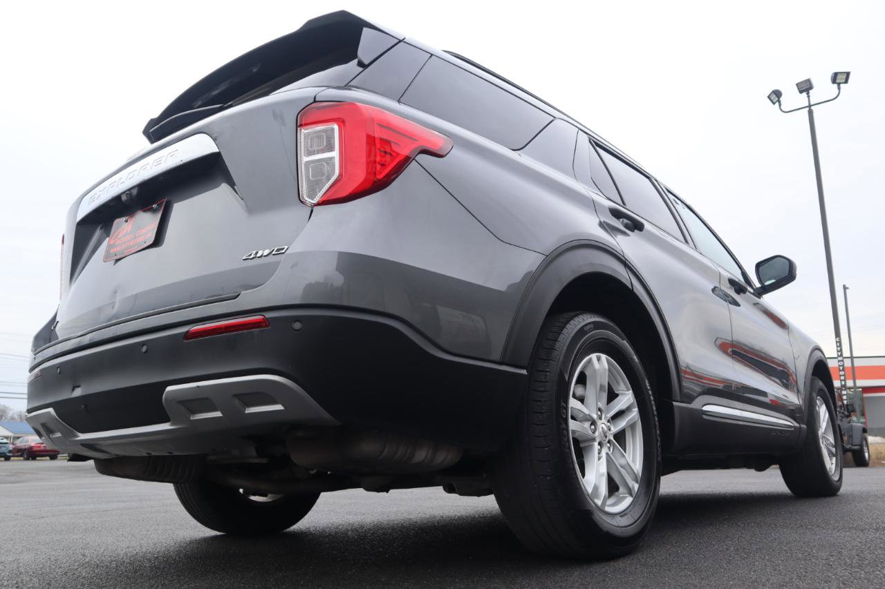 Used 2021 Ford Explorer XLT w/ Equipment Group 202A image 18