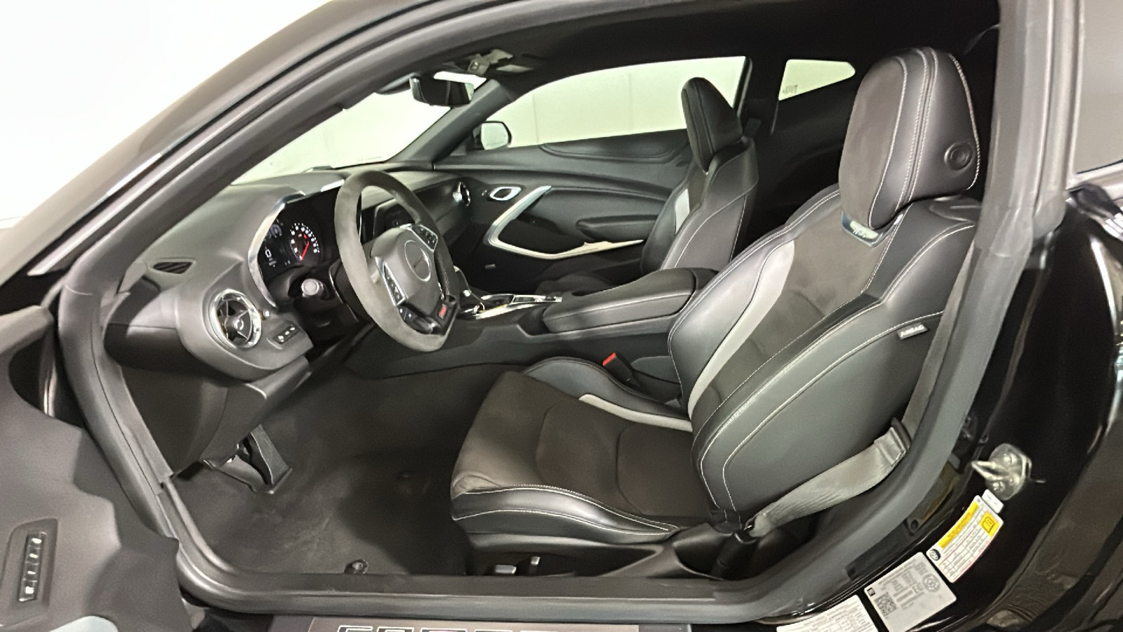 Used 2022 Chevrolet Camaro SS RWD image 13