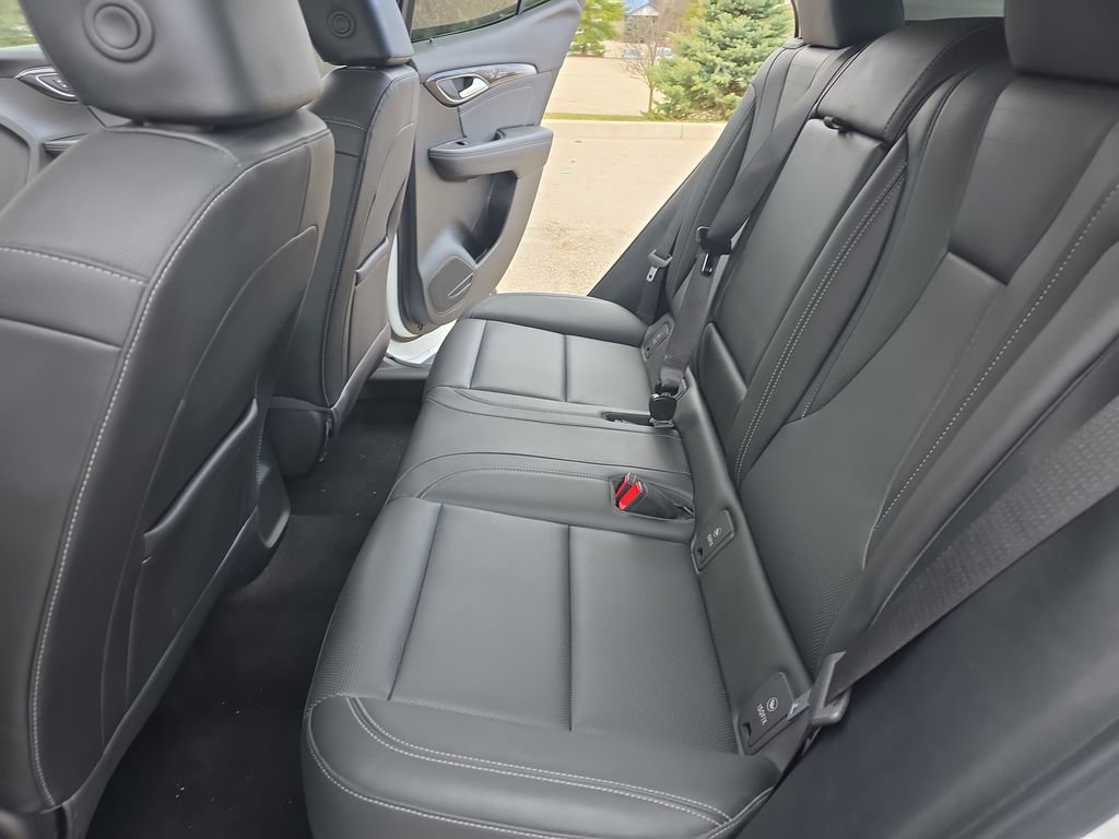 Used 2025 Buick Envision Preferred image 14