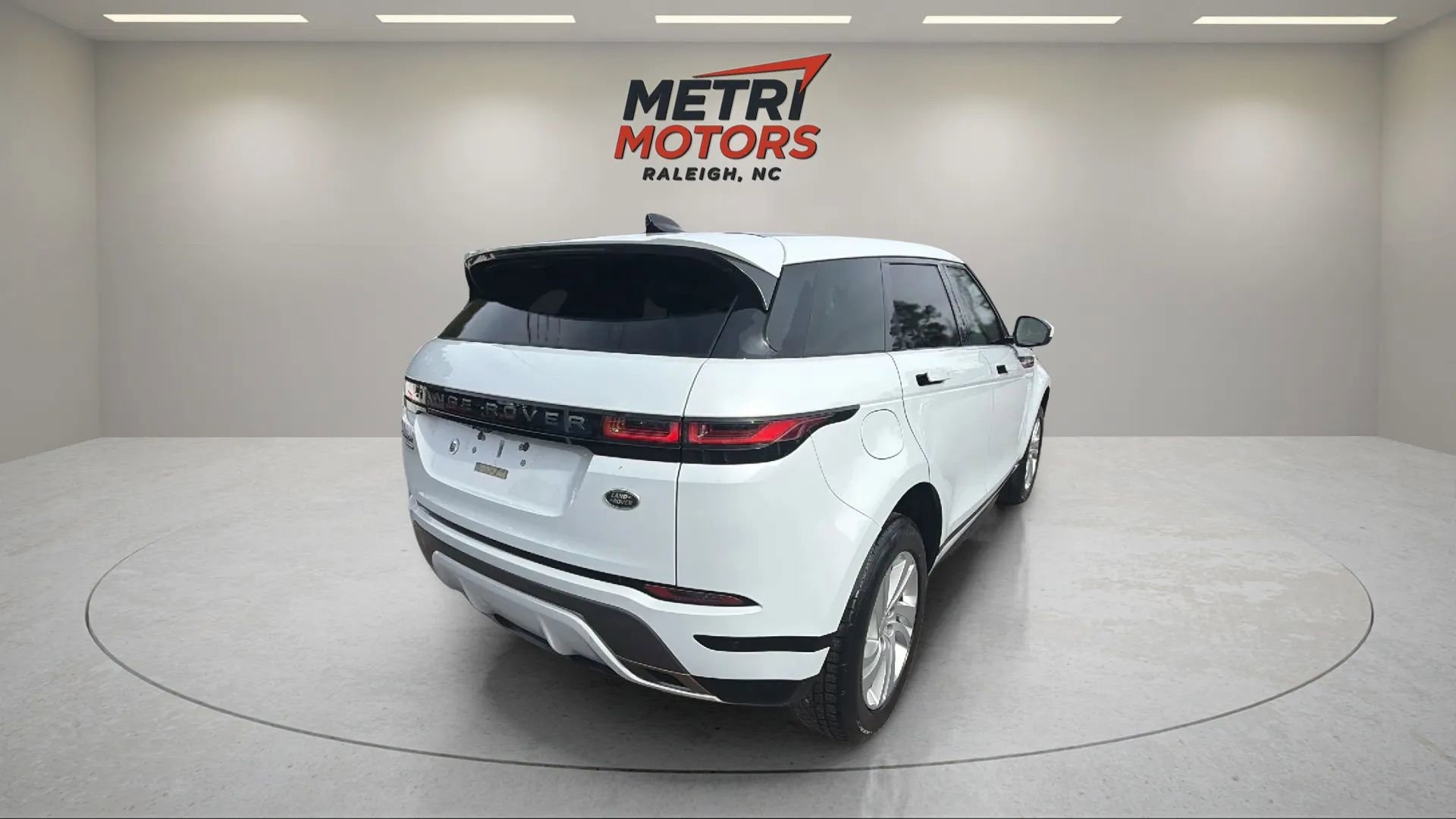 Used 2020 Land Rover Range Rover Evoque R-Dynamic S image 3