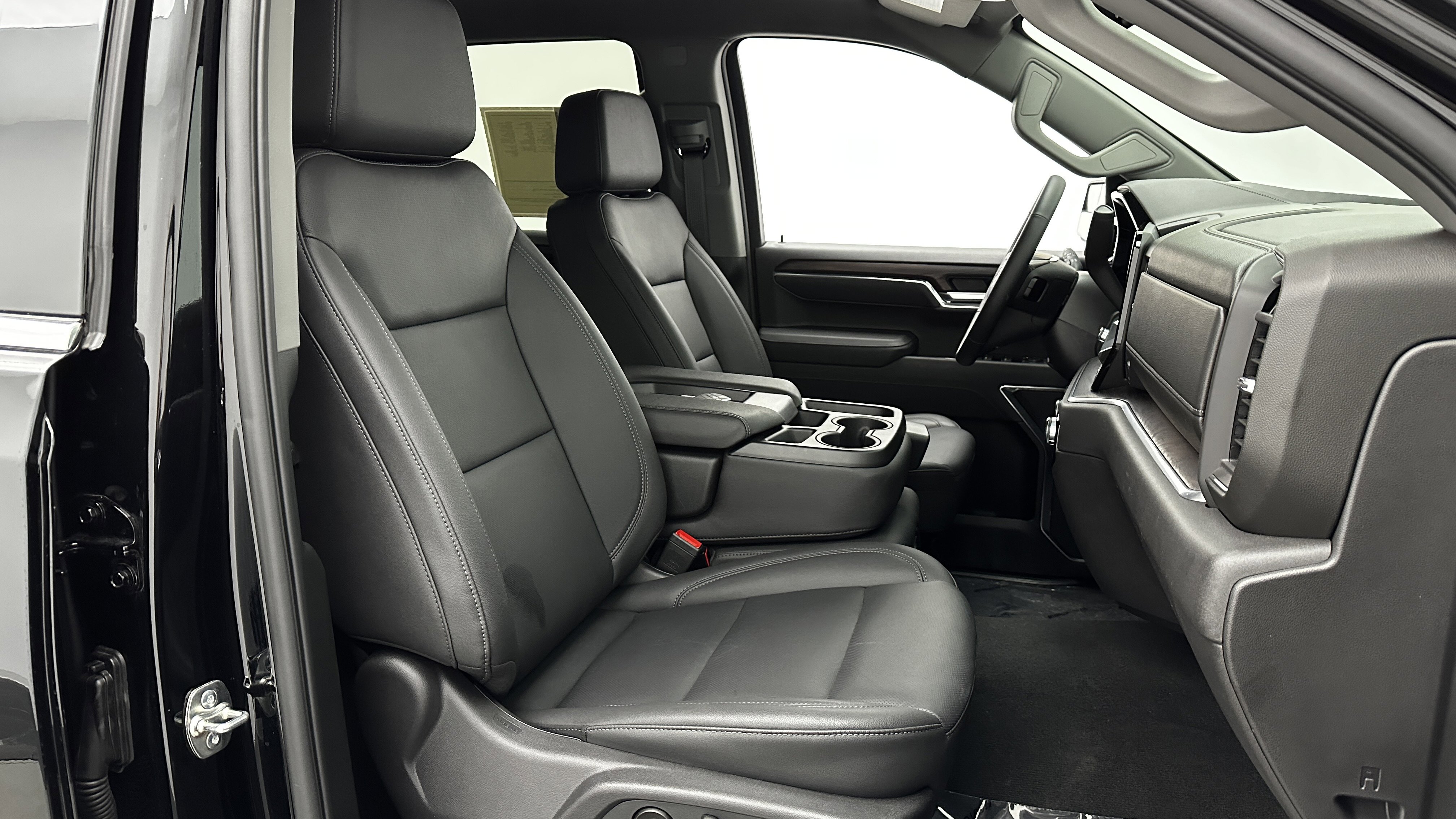 Used 2026 GMC Sierra 1500 SLT image 38