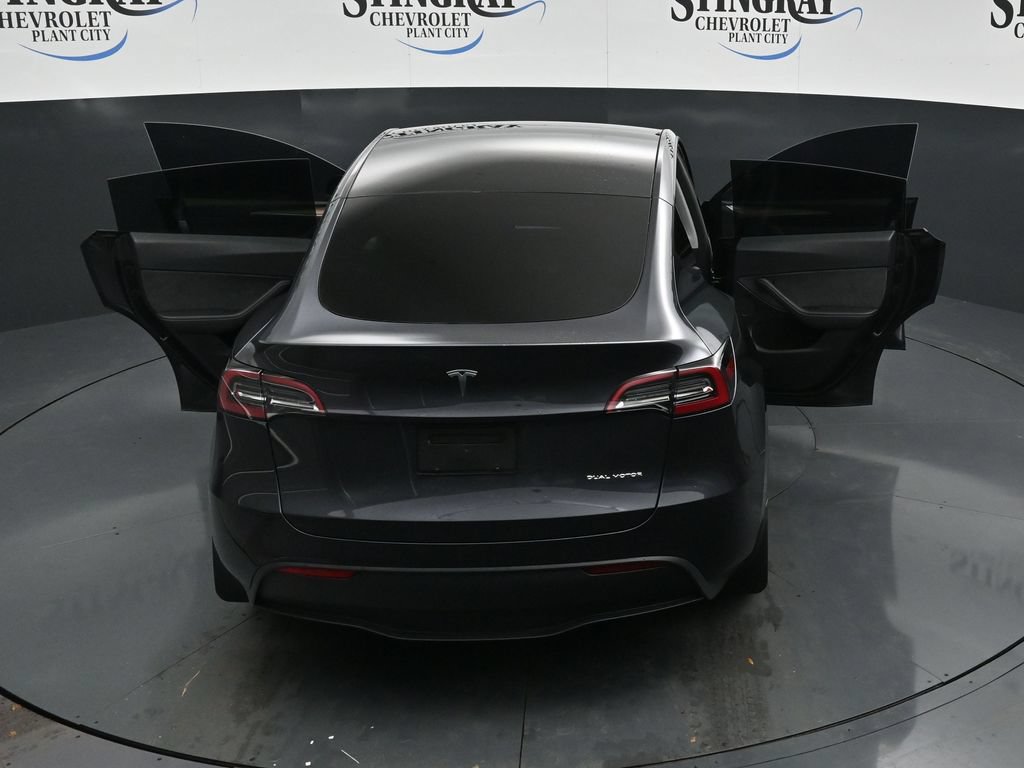 Used 2024 Tesla Model Y Long Range AWD/4WD image 35