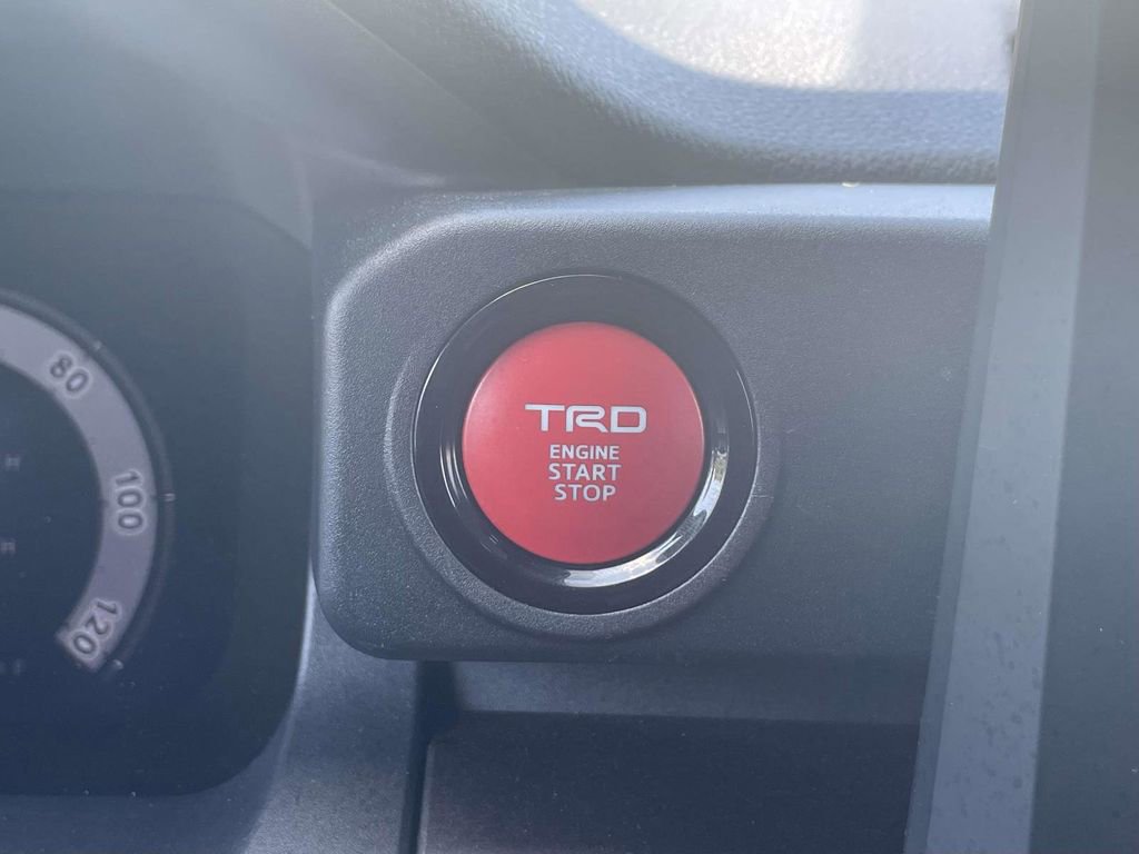 Used 2025 Toyota 4Runner TRD Off-Road AWD/4WD image 32