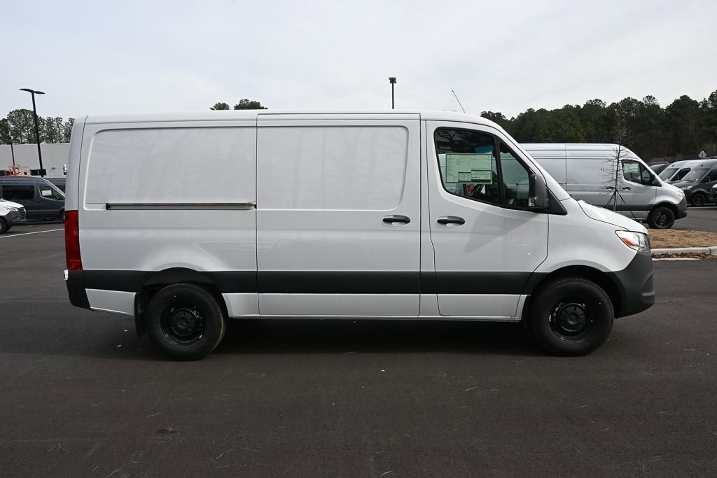 Used 2025 Mercedes-Benz Sprinter 2500 image 23