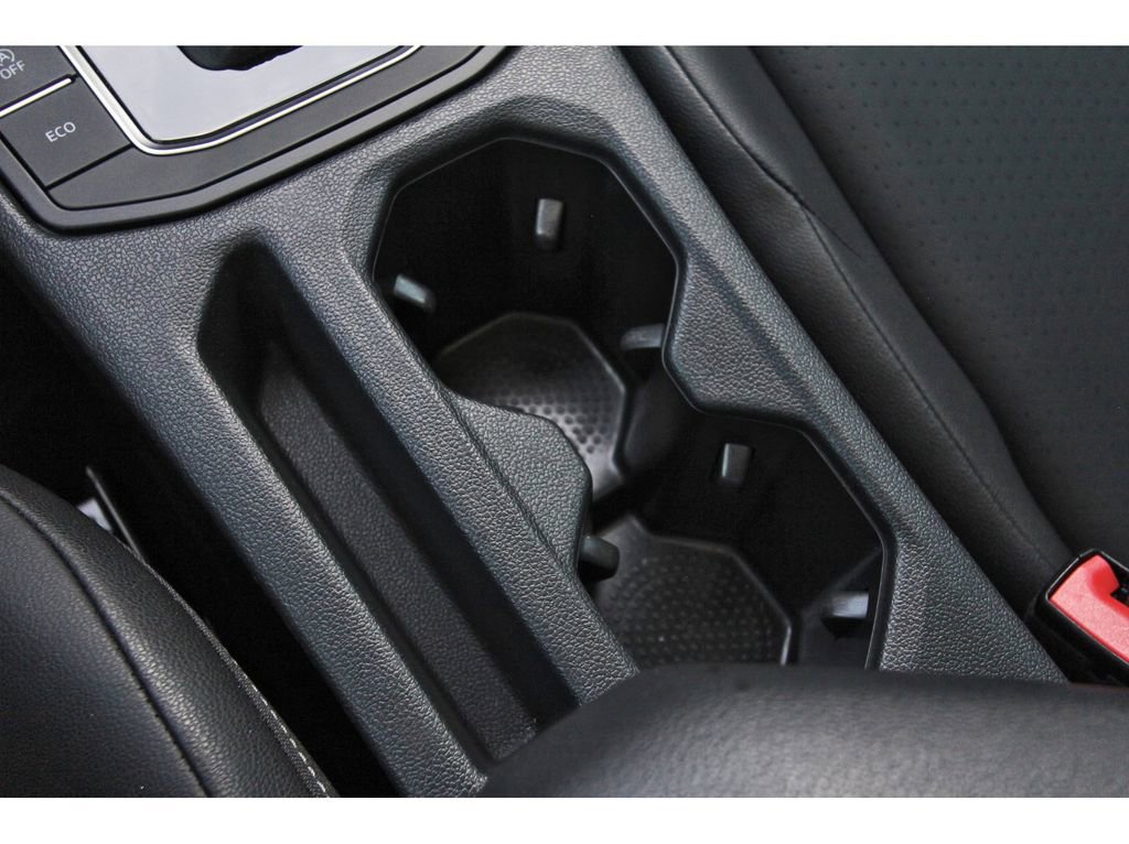 Used 2020 Volkswagen Jetta SE image 33