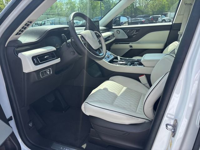 Certified 2024 Lincoln Aviator Black Label w/ Class IV Trailer Tow Package AWD/4WD image 13