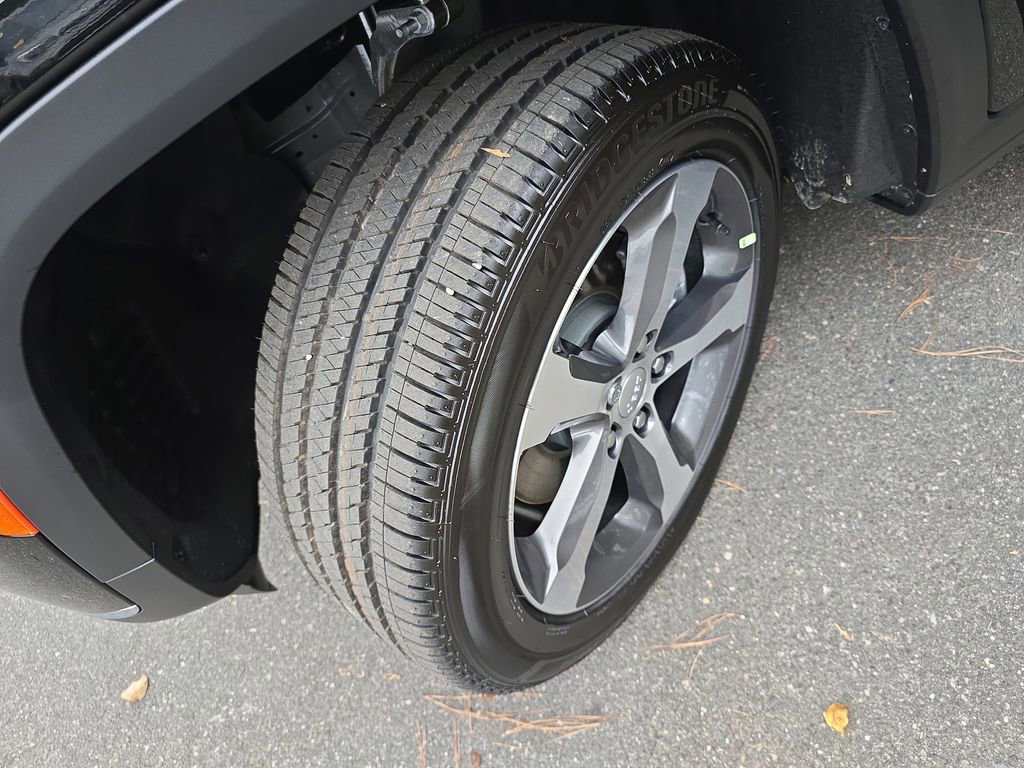 New 2025 Jeep Grand Cherokee L Limited image 34