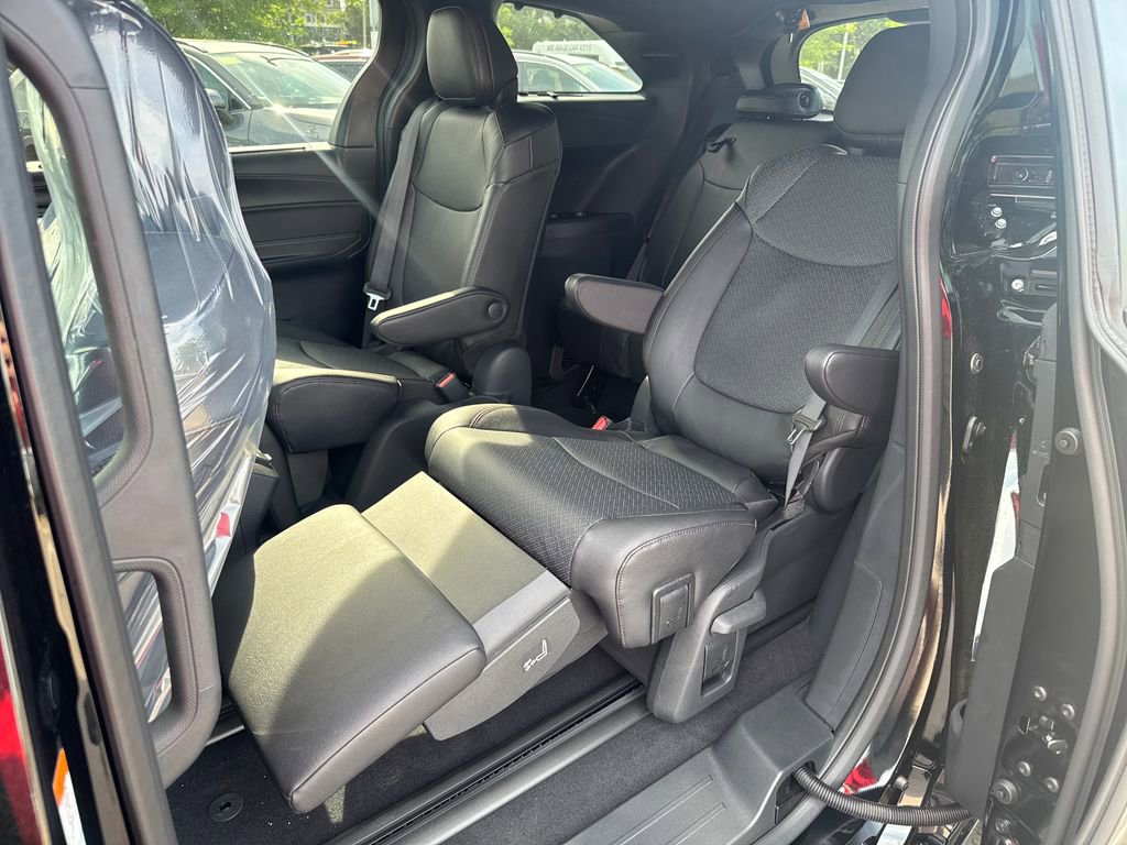 New 2026 Toyota Sienna Platinum AWD/4WD image 38