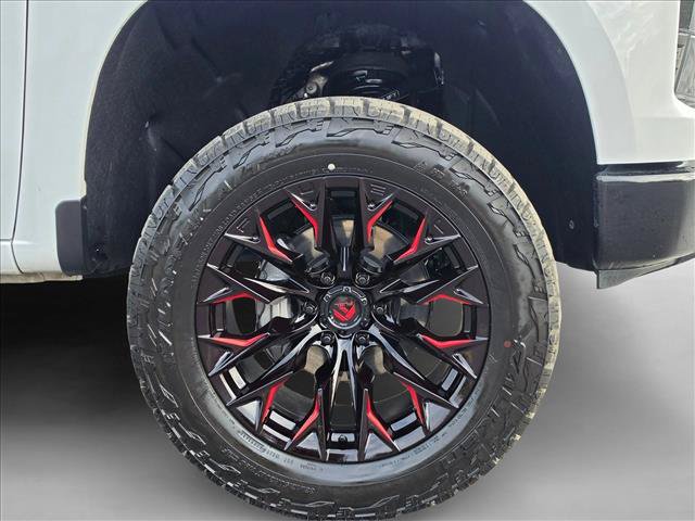 Used 2024 Chevrolet Silverado 1500 Custom Trail Boss w/ LPO, Dark Essentials Package AWD/4WD image 9