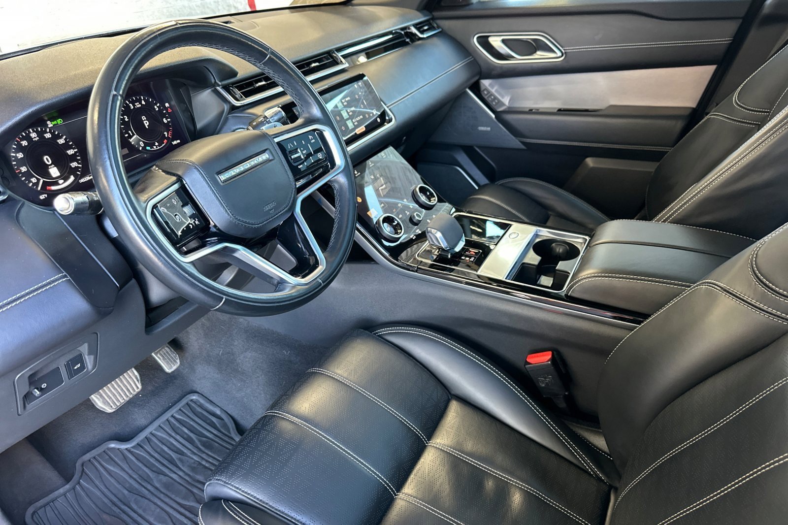 Used 2021 Land Rover Range Rover Velar R-Dynamic HSE image 9