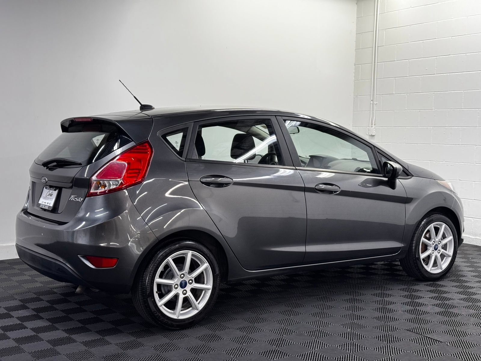 Used 2019 Ford Fiesta SE w/ Equipment Group 201A FWD image 2