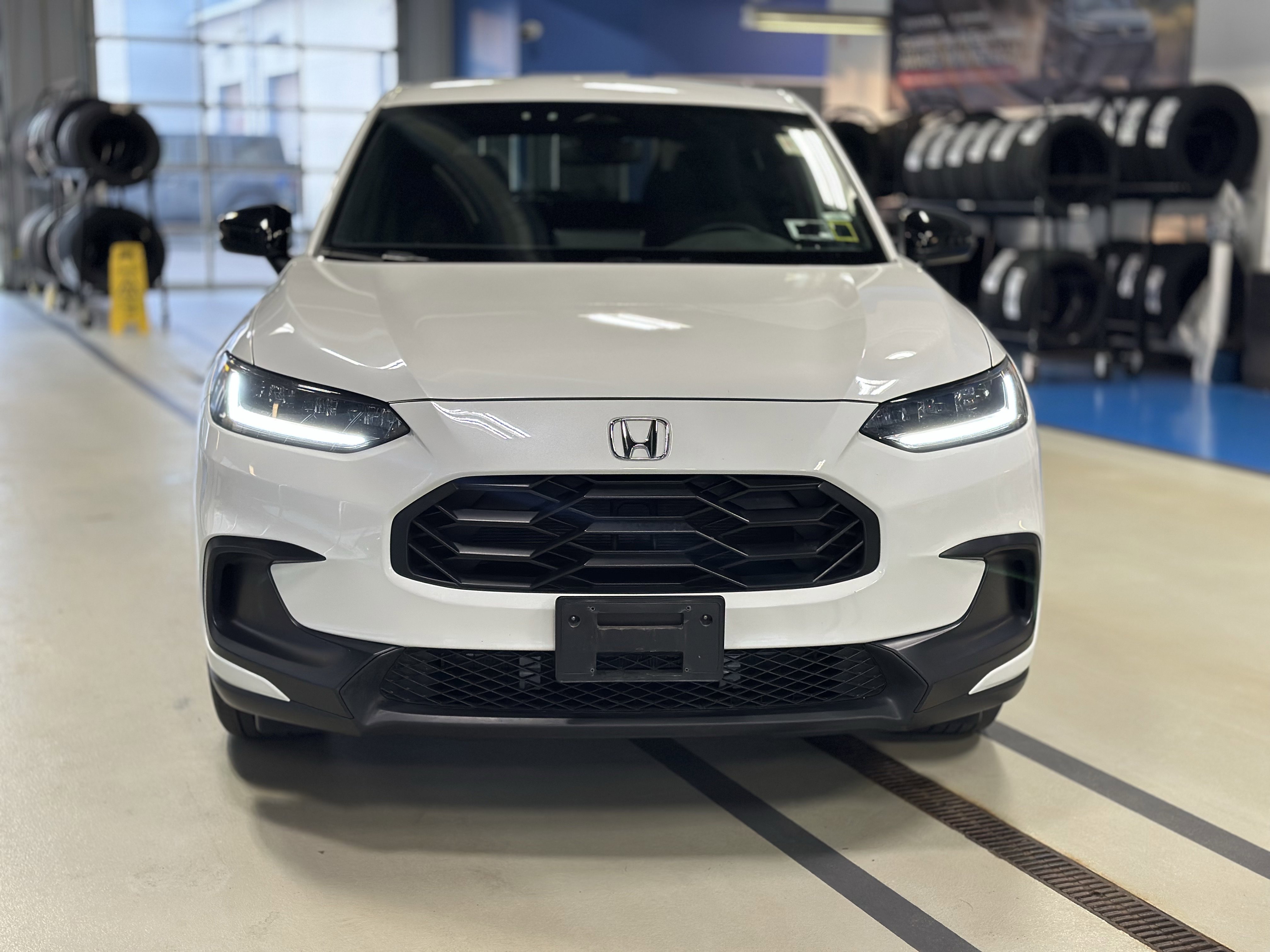 Used 2024 Honda HR-V Sport image 2