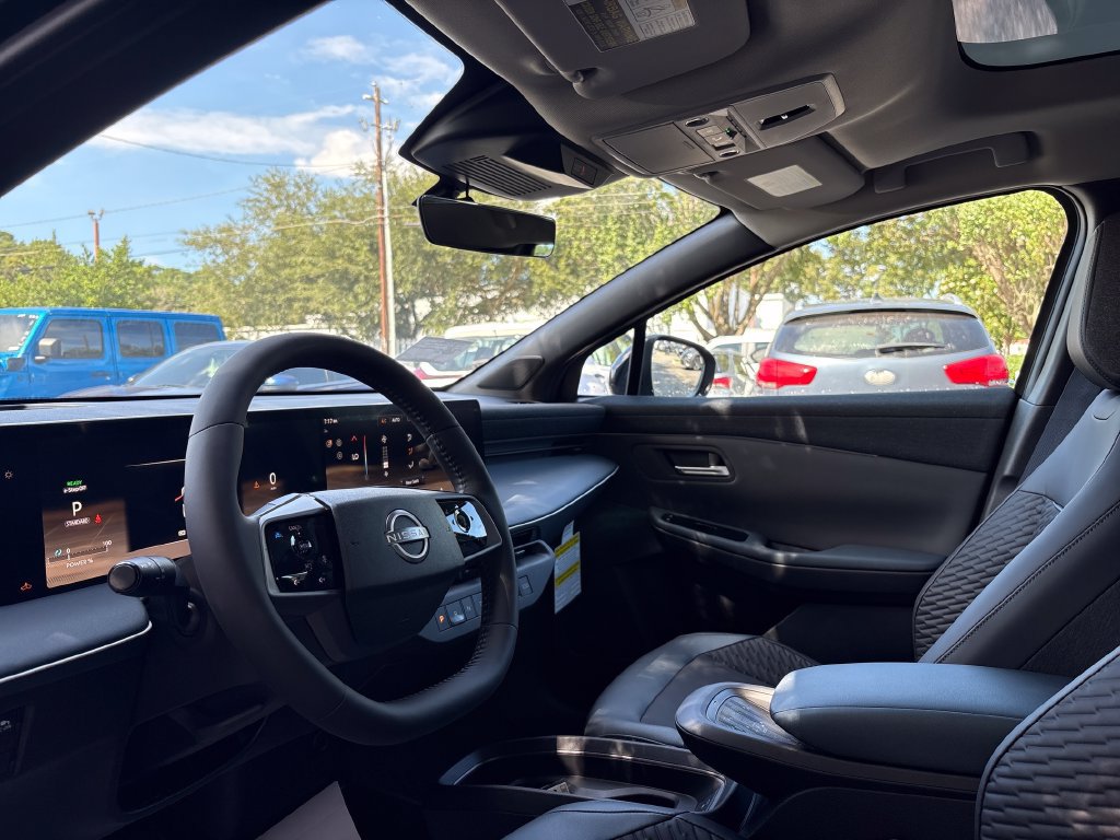 New 2026 Nissan Leaf Platinum+ w/ Cargo Package (Platinum+) FWD image 5