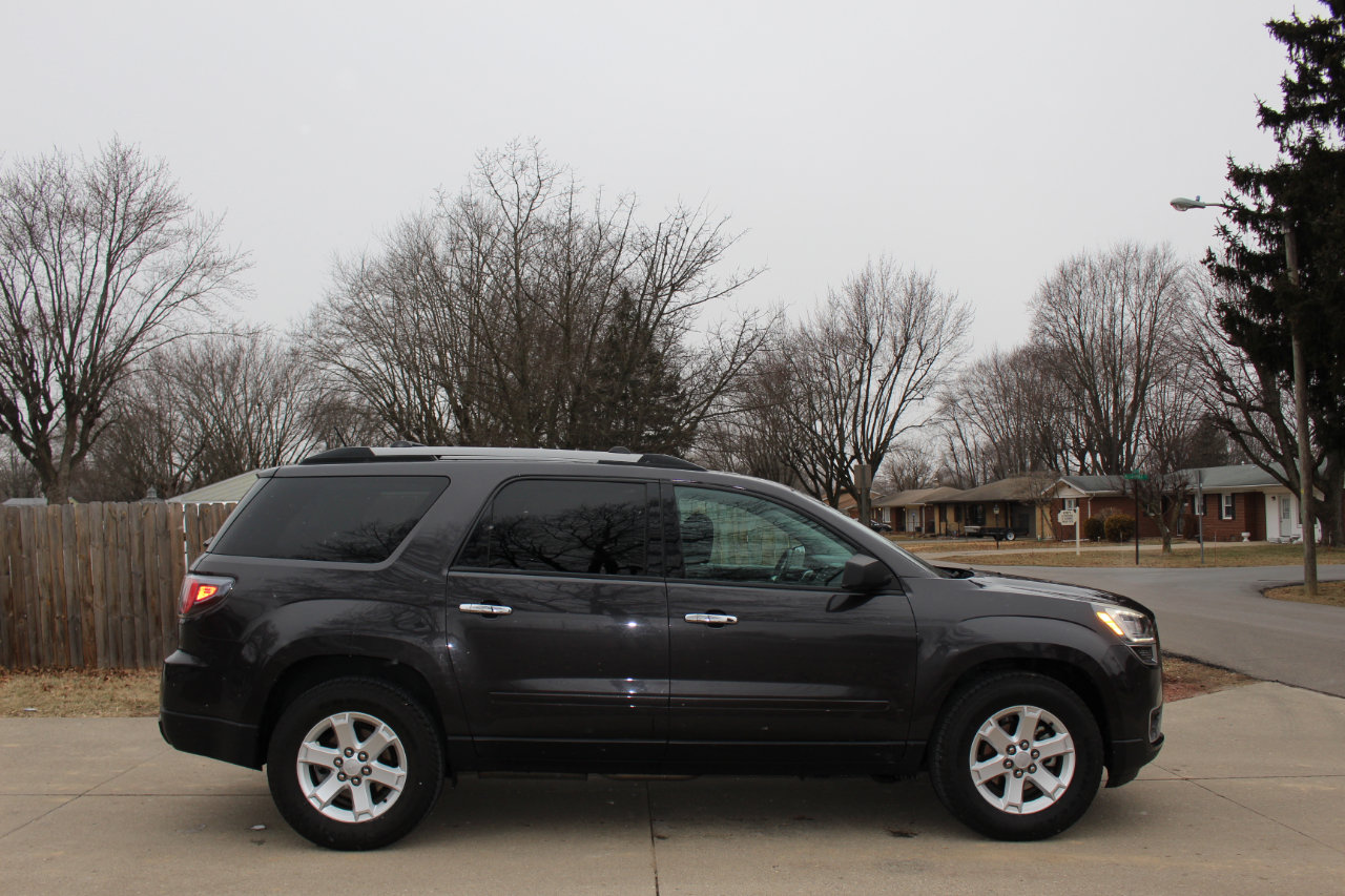 Used 2015 GMC Acadia SLE image 10