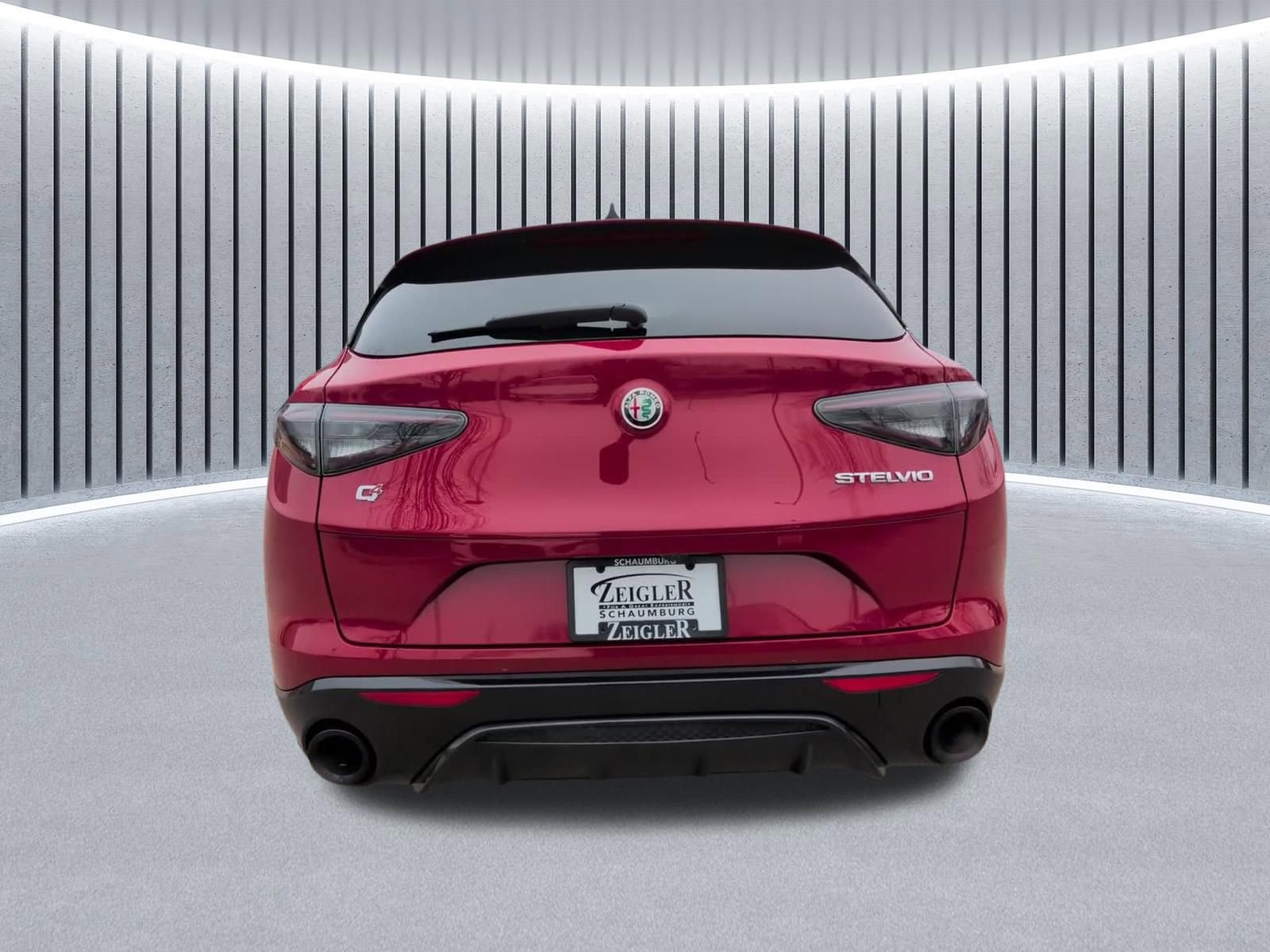 Used 2024 Alfa Romeo Stelvio Veloce image 9