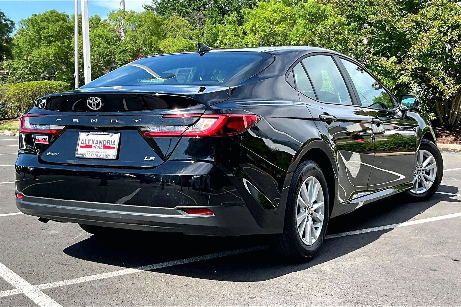 Used 2025 Toyota Camry LE FWD image 12