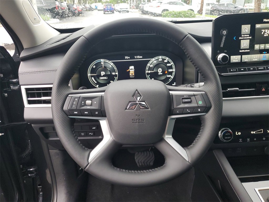 New 2025 Mitsubishi Outlander SE image 18