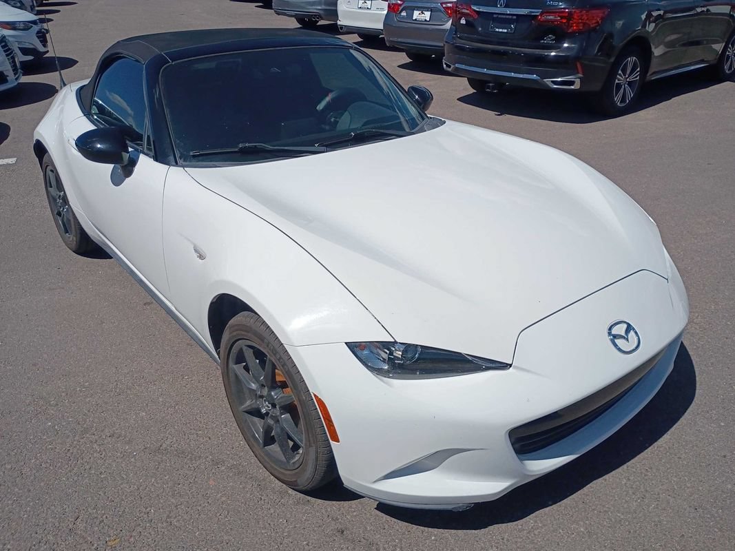 Used 2020 MAZDA MX-5 Miata Sport RWD image 9