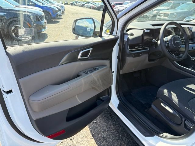 New 2026 Kia Carnival LX FWD image 10