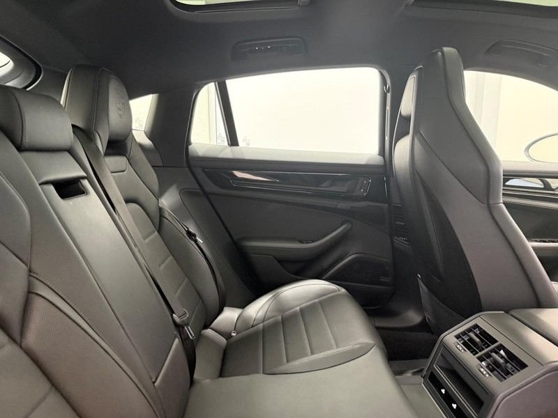 Certified 2025 Porsche Panamera 4 AWD/4WD image 13