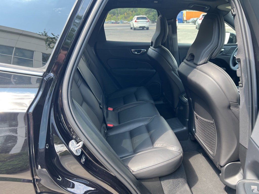 Certified 2024 Volvo XC60 T8 Ultimate w/ Climate Package image 34