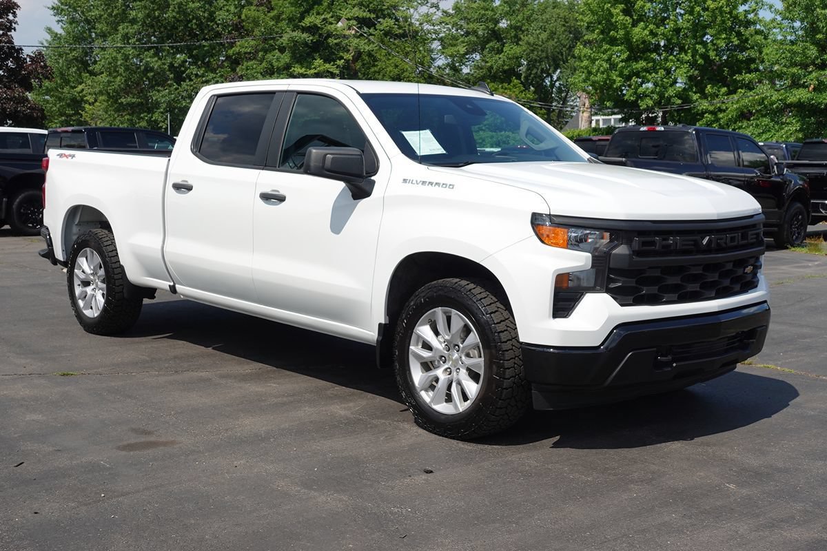 Used 2024 Chevrolet Silverado 1500 W/T w/ WT Value Package AWD/4WD image 4