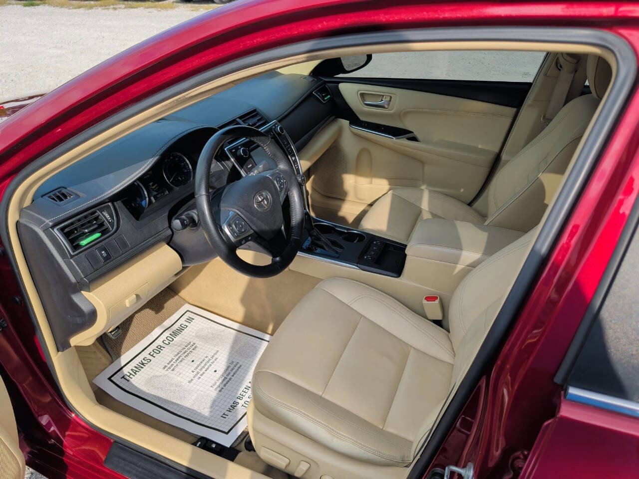 Used 2015 Toyota Camry XLE image 9