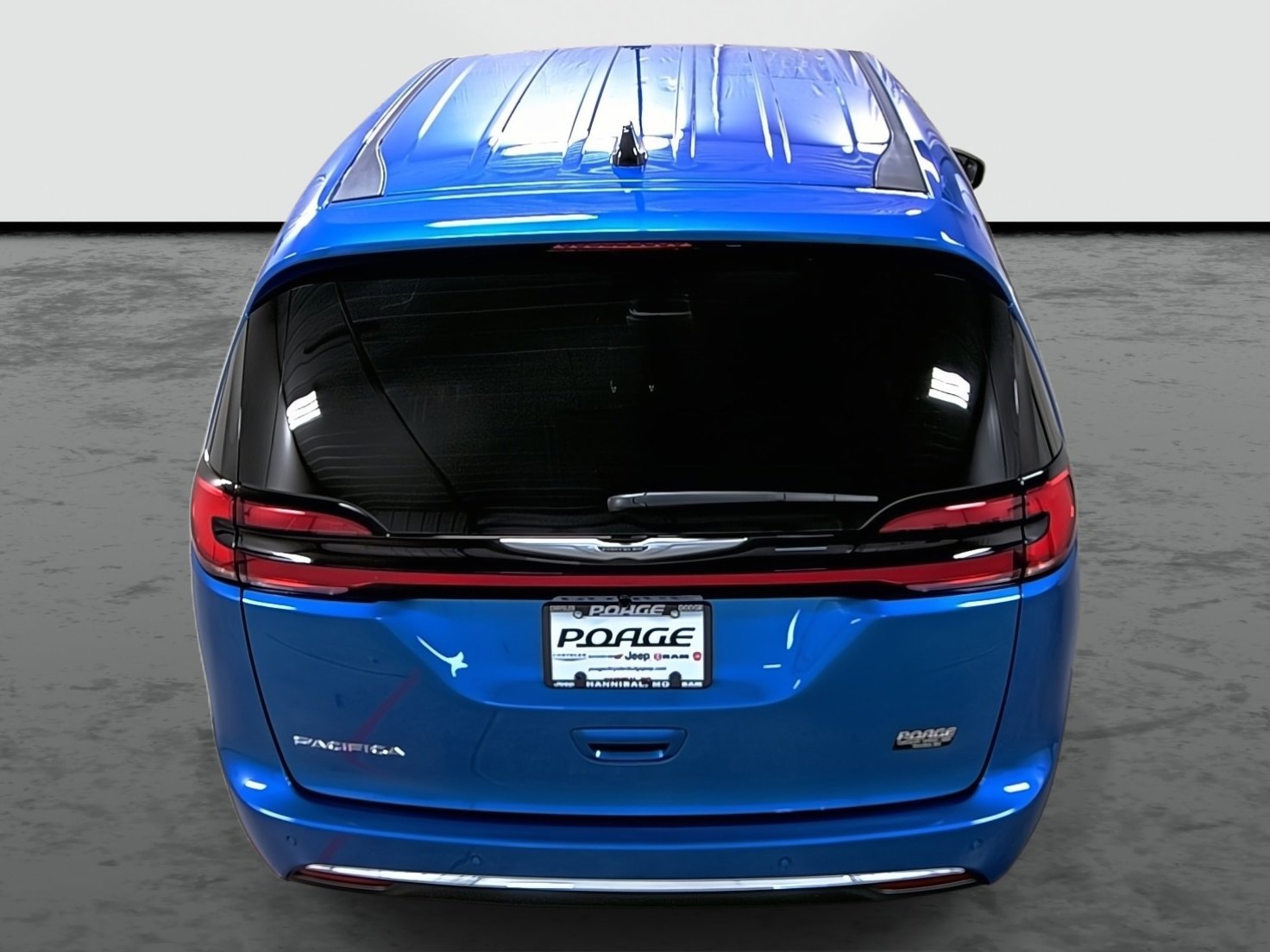 New 2026 Chrysler Pacifica Select image 3