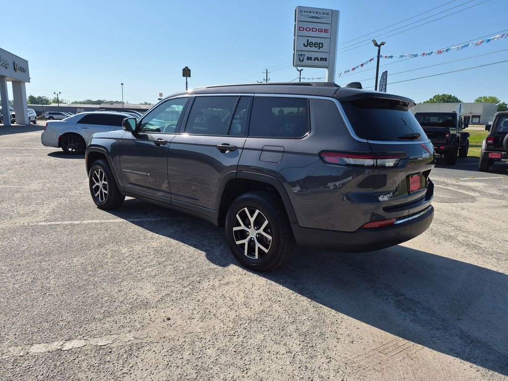 Used 2025 Jeep Grand Cherokee L Limited w/ Luxury Tech Group II image 5