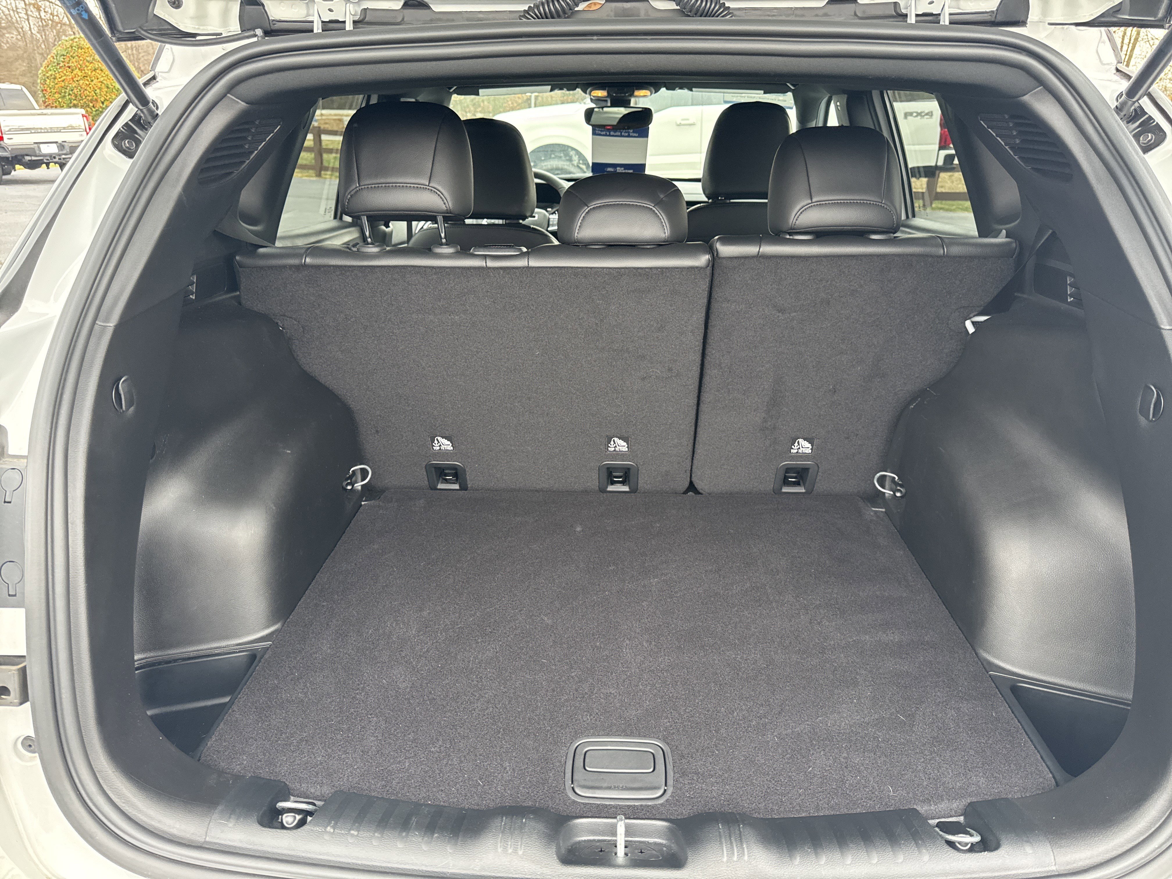 Used 2025 Jeep Compass Trailhawk image 18