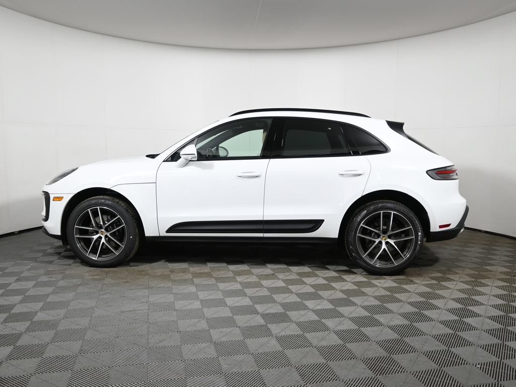 Used 2026 Porsche Macan AWD/4WD image 2