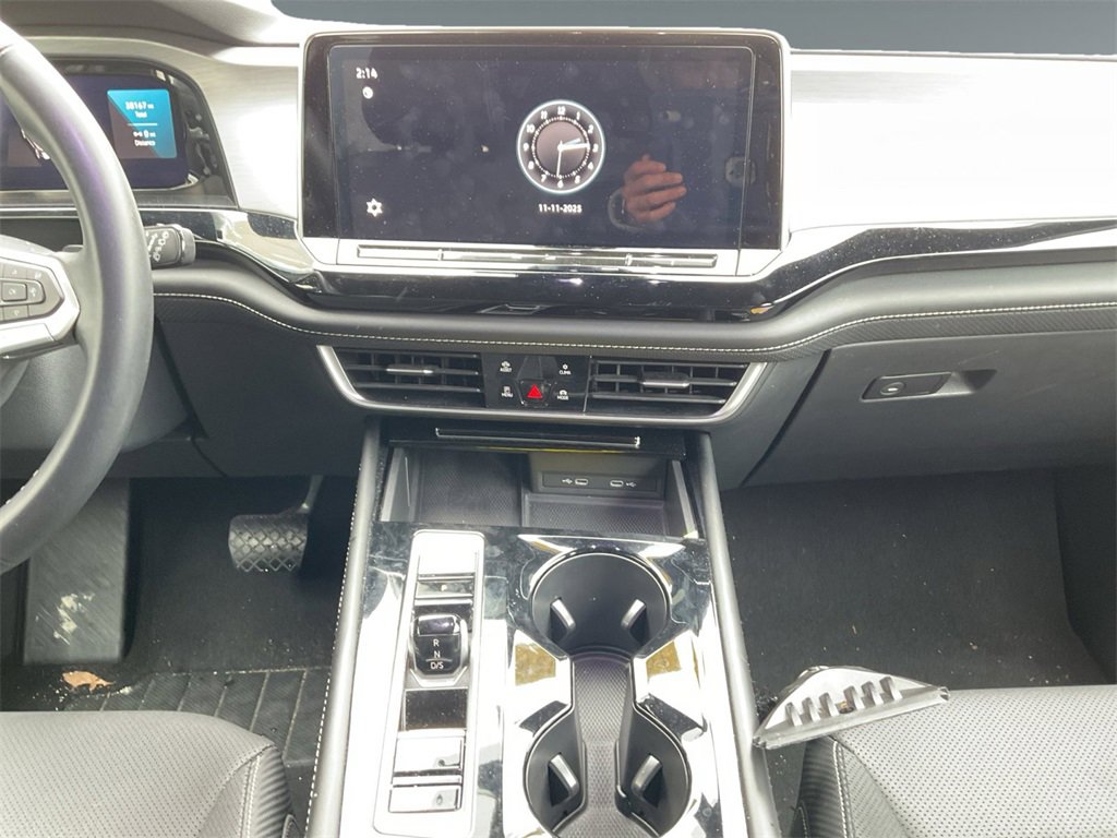 Used 2024 Volkswagen Atlas Cross Sport SE image 9
