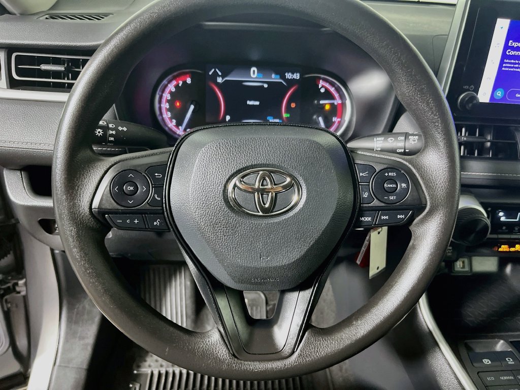 Used 2023 Toyota RAV4 LE AWD/4WD image 15