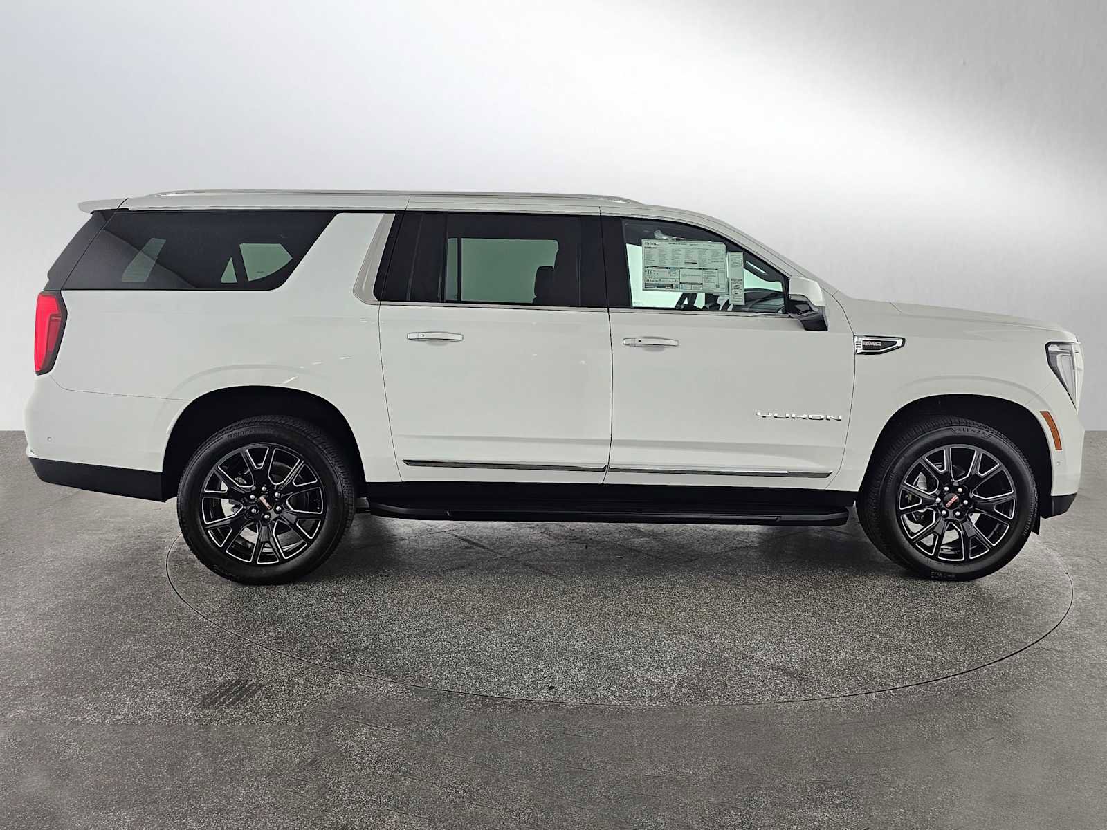 New 2026 GMC Yukon XL Elevation image 2