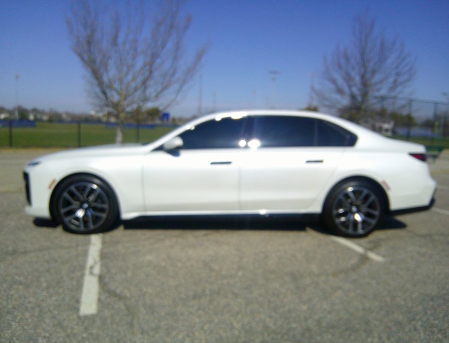 Used 2025 BMW 760i xDrive w/ Executive Package AWD/4WD image 14