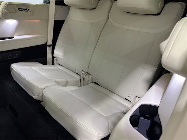 Used 2024 Land Rover Range Rover Long Wheelbase SE image 29