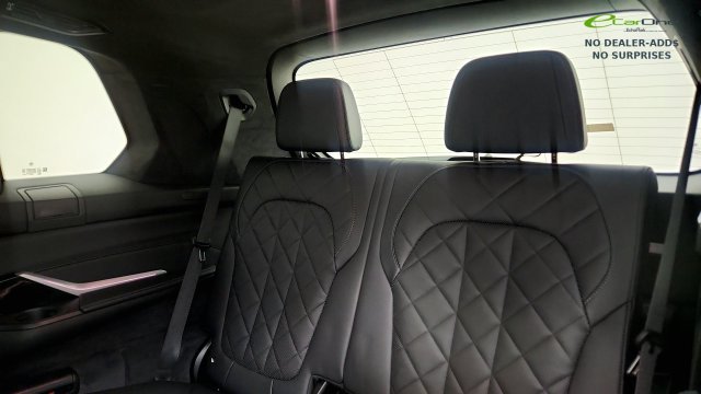 Used 2023 BMW X7 xDrive40i w/ Executive Package AWD/4WD image 49