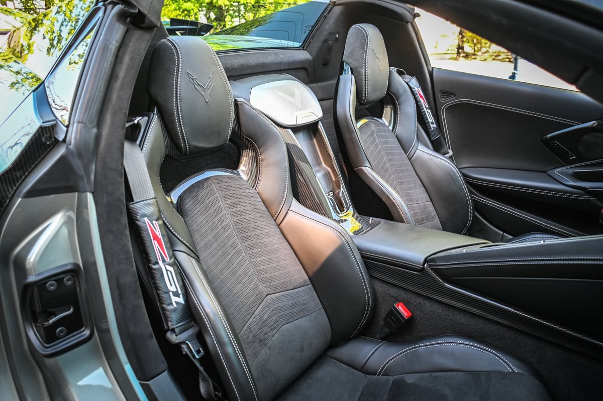 Used 2023 Chevrolet Corvette Stingray Premium Conv w/ Z51 Performance Package RWD image 17
