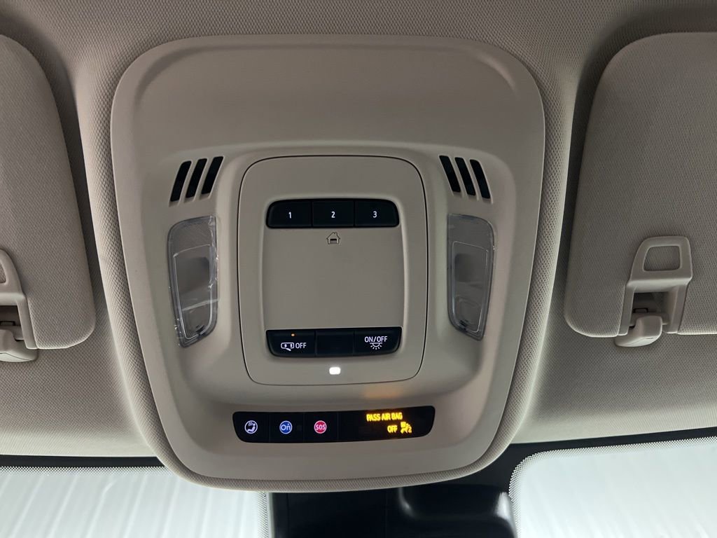 Certified 2021 Buick Envision Essence w/ Technology Package I image 19