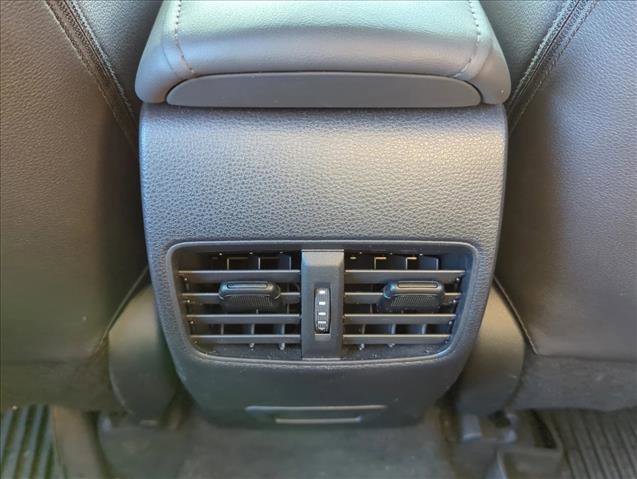 Certified 2024 Toyota Corolla Cross XSE image 24
