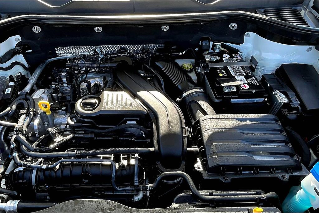 Used 2023 Volkswagen Taos SE image 9