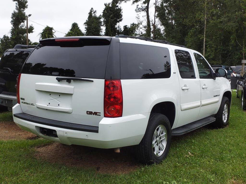 Used 2008 GMC Yukon XL SLT w/ SLT Preferred Equipment Group AWD/4WD image 5
