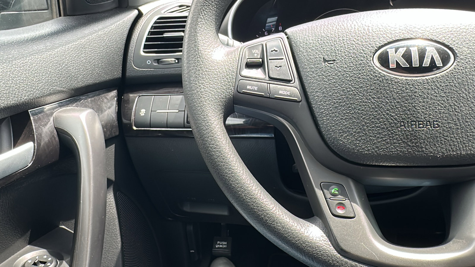 Used 2015 Kia Sorento LX image 15