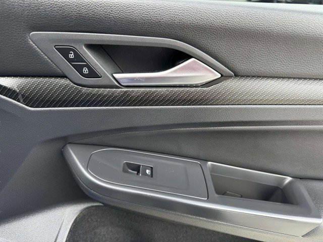 Used 2022 Volkswagen Golf R image 52