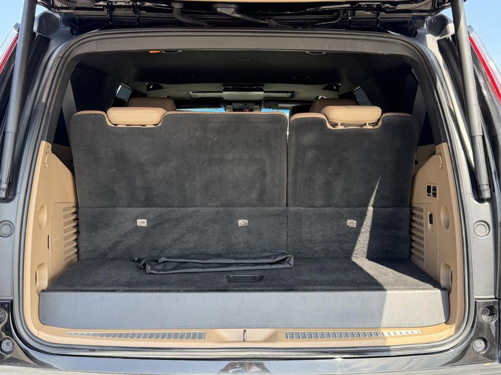 Used 2019 Cadillac Escalade Platinum w/ Escalade Sport Edition image 9