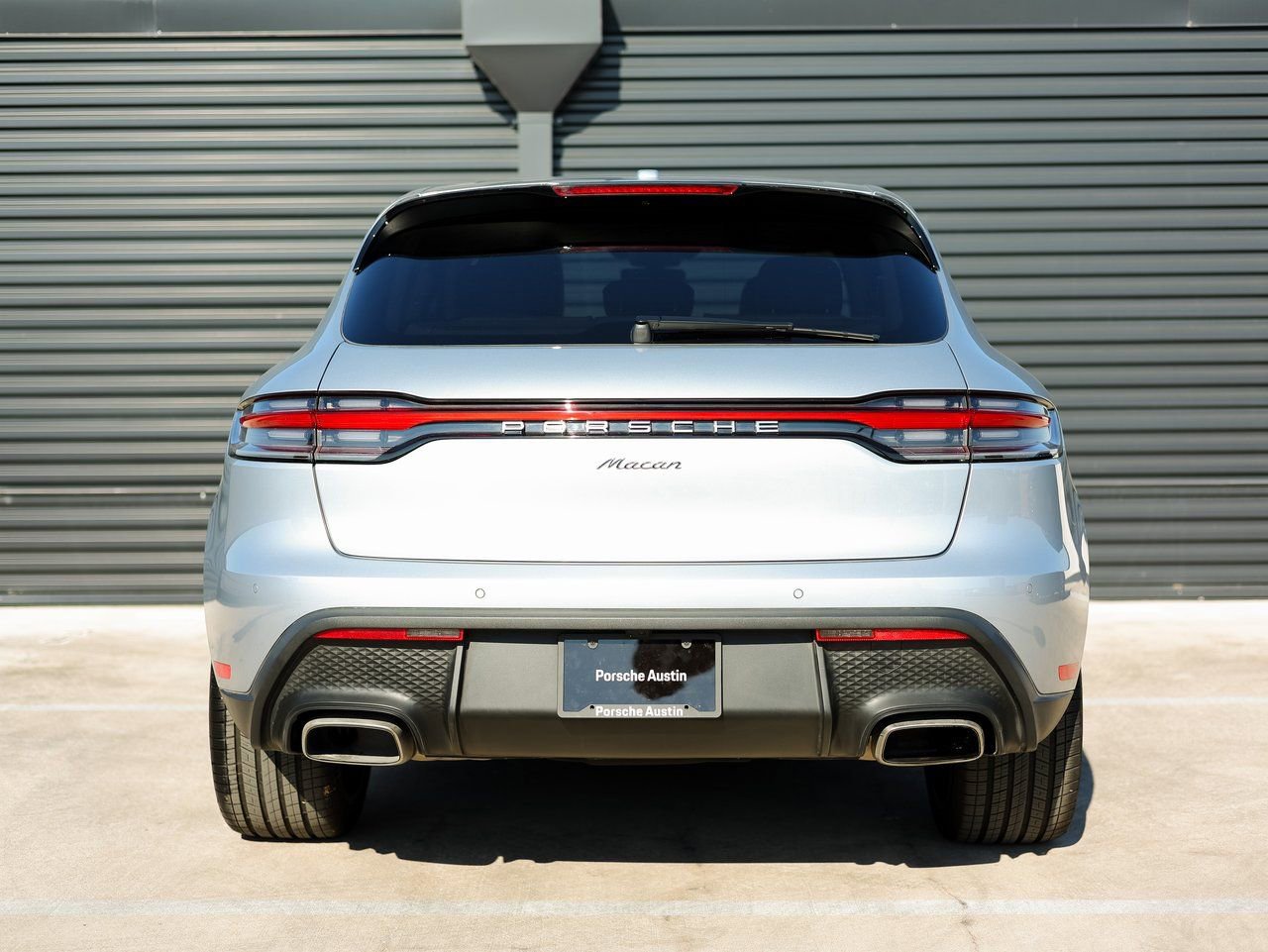 Certified 2025 Porsche Macan image 6