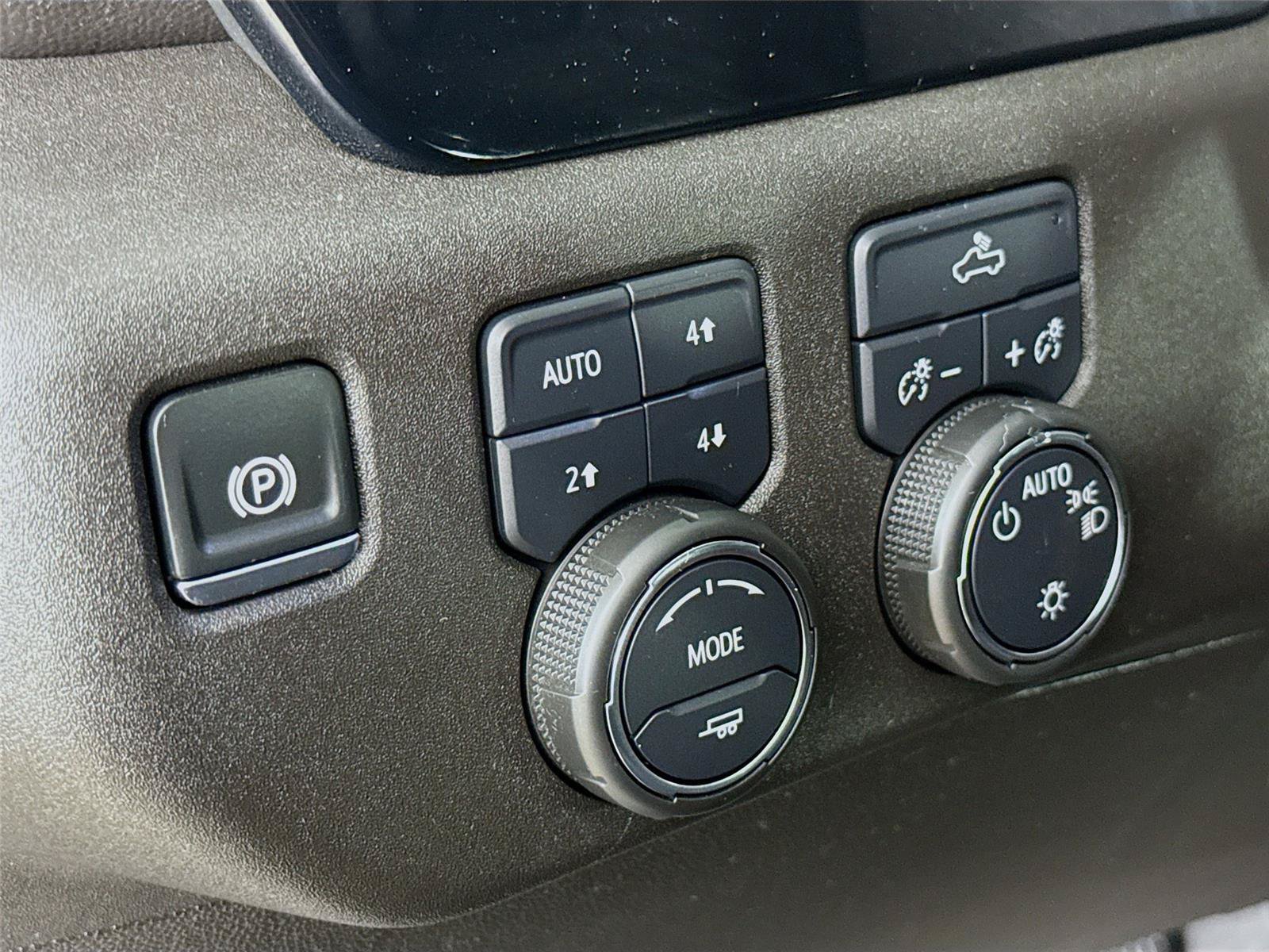 Used 2024 Chevrolet Silverado 1500 LT AWD/4WD image 12
