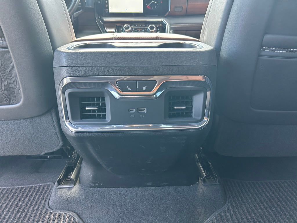 Used 2024 GMC Sierra 2500 Denali Ultimate AWD/4WD image 13