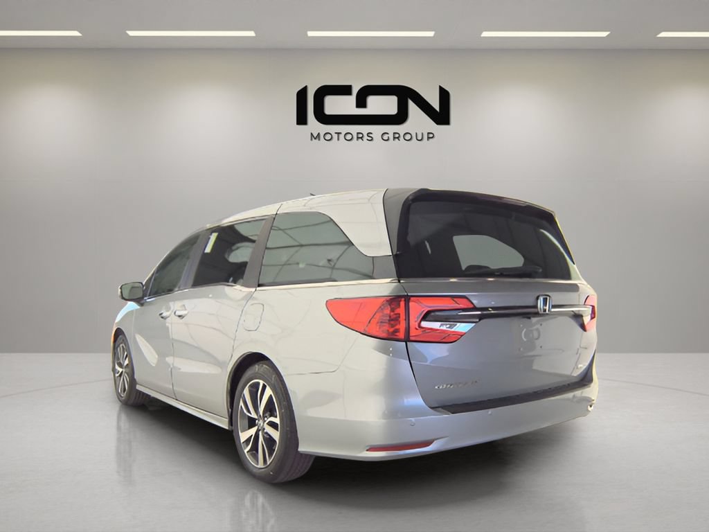 Used 2023 Honda Odyssey Touring image 2